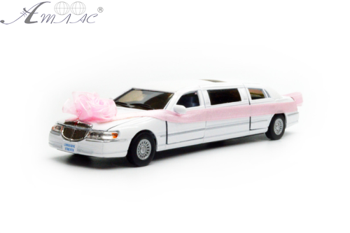Машинка Kinsmart Lincoln Limousine 17,5 см, весільна біла KT7001WW Машинка Kinsmart Lincoln Limousine 17,5 см, весільна біла KT7001WW