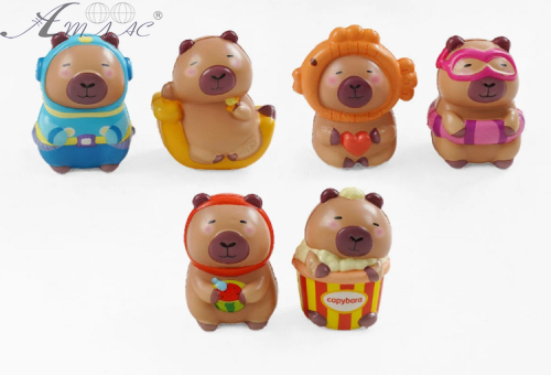 Іграшка антистрес Сквіш Капібара у костюмі 10 см мікс С70627 фото 2 Іграшка антистрес Сквіш Капібара у костюмі 10 см мікс С70627 фото 2