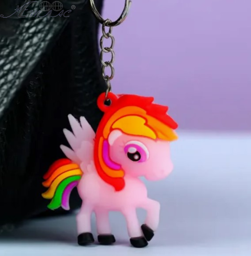 Брелок Пони радужная яркая с крыльями 5 см ризиновая 16606 Брелок Пони радужная яркая с крыльями 5 см ризиновая 16606