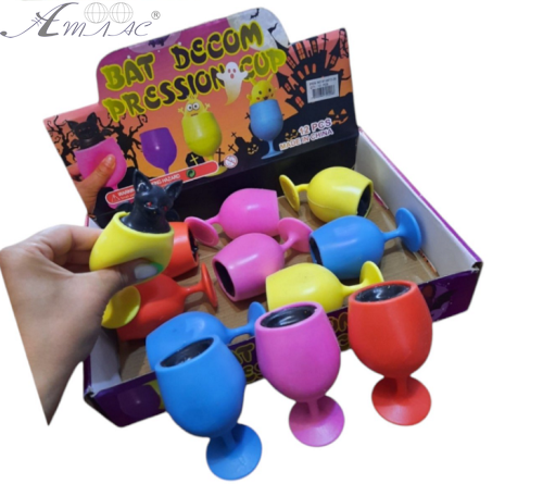 Игрушка прикол Летучая мышь в бокале 8,5 см 6072-20 Игрушка прикол Летучая мышь в бокале 8,5 см 6072-20