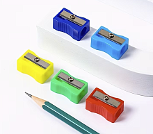 Точилка пластиковая цветная прямоугольная одинарная  05482