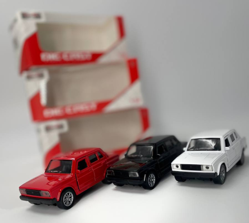 Машинка Die-Cast ВАЗ 2105 Жигули Черная 11см металл инерция 0714 Машинка Die-Cast ВАЗ 2105 Жигули Черная 11см металл инерция 0714