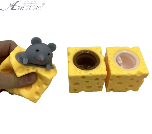 Игрушка прикол Мышь в сыре 5 см 11102 Игрушка прикол Мышь в сыре 5 см 11102